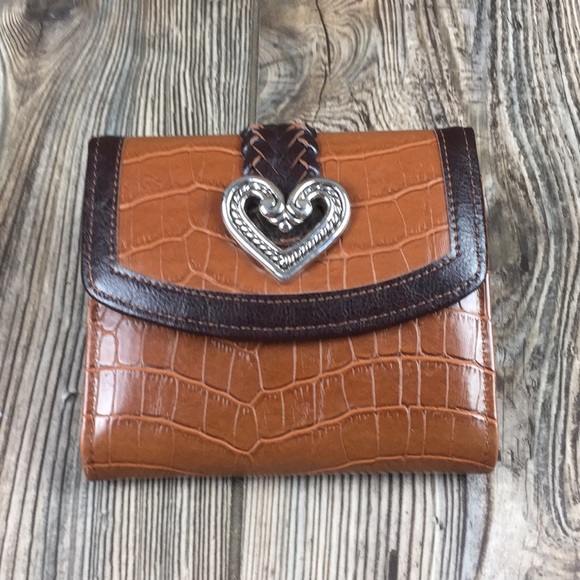 Beautiful 100% Leather Women’s Wallet New WOT - Picture 1 of 8